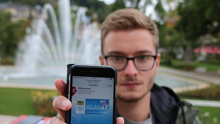 Wer seine Eindrücke in sozialen Medien posten oder einfach nur im Internet surfen möchte, kann das an immer mehr Stellen in Bad Kissingen über freie Wlan-Zugänge tun.Ralf Ruppert
