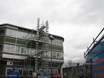 Auch die Sanierung im Ehrenbürg-Gymnasium ist nochmal um 54 000 Euro teurer geworden. Die gesamten Sanierungskosten liegen bei rund elf Millionen Euro. Foto: Ekkehard Roepert
