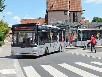 Der Endhalt der StUB ist im Bereich des früheren Bahnhofs, der Busbahnhof an der Schütt (Foto) bleibt für den Busverkehr freilich erhalten.  Foto: Bernhard Panzer