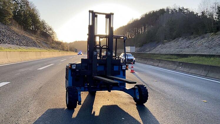 Gabelstapler auf A9 im Kreis Bayreuth gefunden