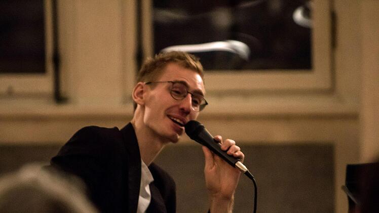 Andreas Wolff stellte seine neue CD "Mosaice" mit einem Klavierabend in der Coburger Ehrenburg vor.Foto: Jochen Berger