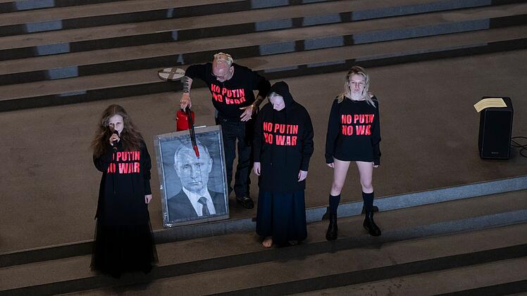 Pussy Riot prangern Wladimir Putin an