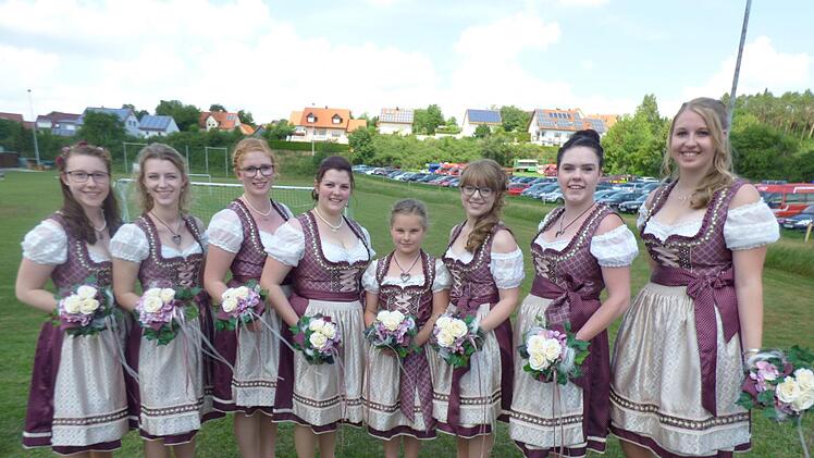 Die Festdamen der FF Pottenstein Foto: Thomas Weichert