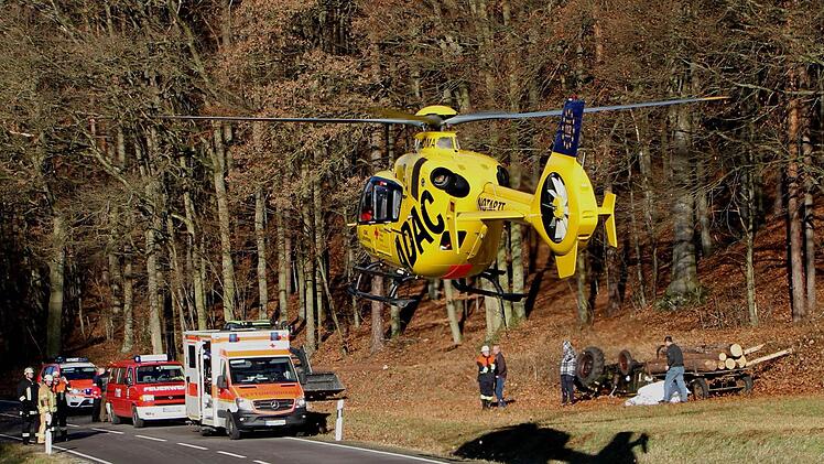 Mit dem Rettungshubschrauber aus Bayreuth wurde der Schwerverletzte in ein Klinikum gebracht. Foto: Günther Geiling