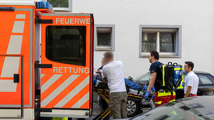 Polizeieinsatz an Berufskolleg in Essen - Lehrkraft verletzt