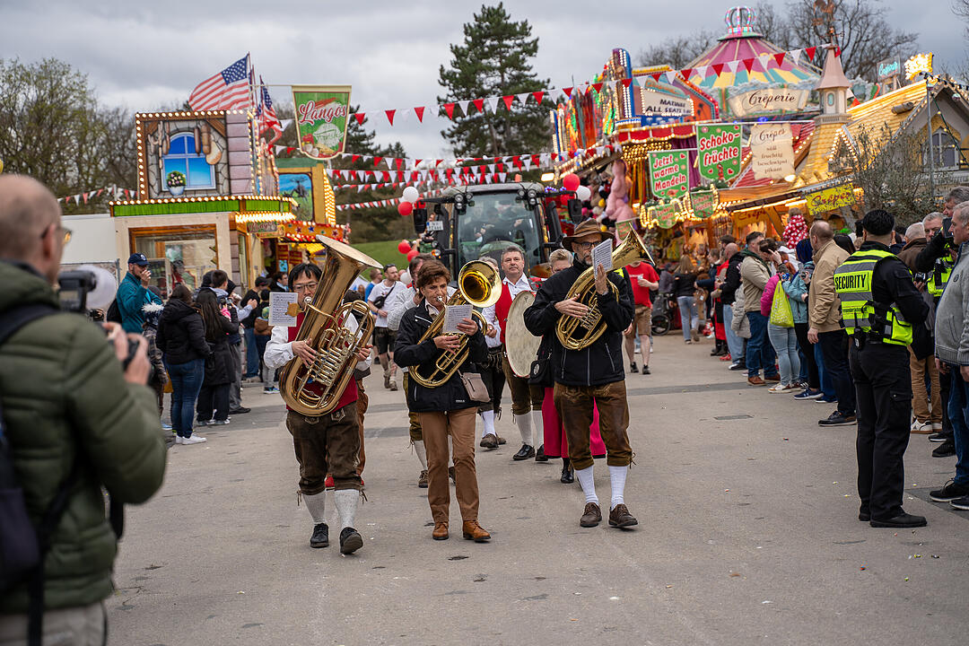 Mehr als 150 Buden und Attraktionen!