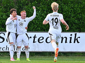 8 Tore, 3 Platzverweise: FCC schl&auml;gt Stadeln im Kellerduell