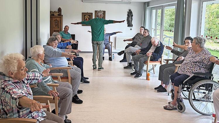 Reha-Sport gibt es jetzt in der Pflegeeinrichtung.