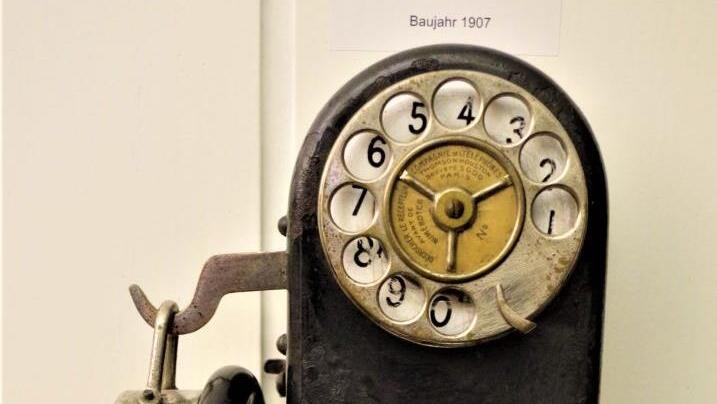 Viel bewundert wird dieses französische Telefon aus dem Jahr 1907.Fleischmann