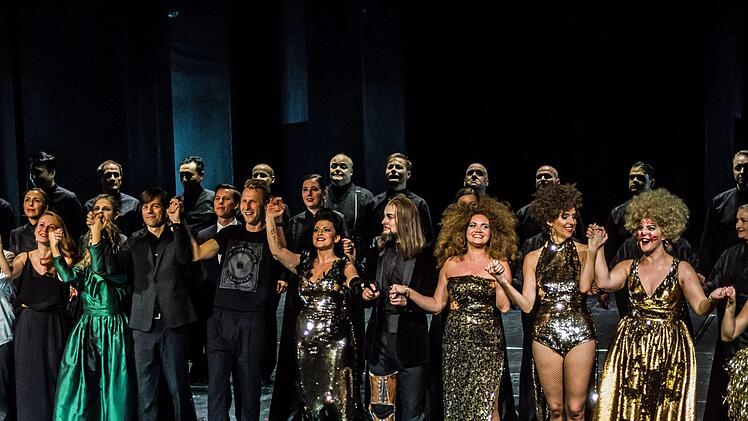 Ausdauernden Applaus gab es für die Premiere von Mozarts "Zauberflöte" am Landestheater Coburg.Foto: Jochen Berger