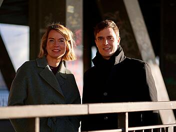 In der ARD-Doku "Wie zerrissen ist Deutschland? - Der Streit um Werte, Meinung und Macht" spricht Jessy Wellmer mit ihrem ehemaligen Kollegen, dem Ex-"Tagesschau"-Sprecher Constantin Schreiber.