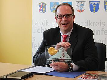 Landrat Christian Meißner freut sich schon auf die Vergabe des Goldenen Ammoniten 2013.  Foto: M. Häggberg