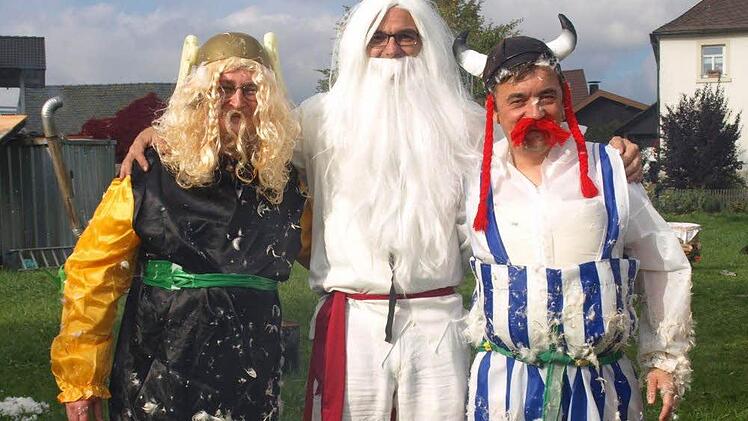 Asterix (Pater Jan Poja), Miraculix (Alexander Löffler) und Obelix (Jens Korn) hatten viel Spaß. Foto: Susanne Deuerling