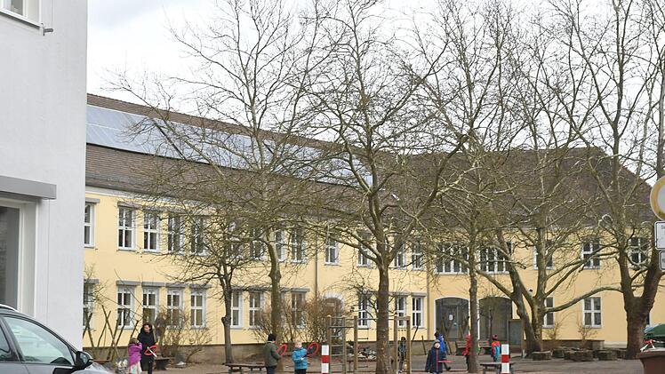 Unweit der Gaustadter Grundschule soll nach einem weiteren Hort-Standort gesucht werden. Foto: Ronald Rinklef