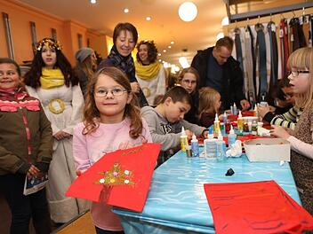 Der Kreativität der Kinder sind beim Verzieren der Taschen nahezu keine Grenzen gesetzt.  Foto: Barbara Herbst Archiv