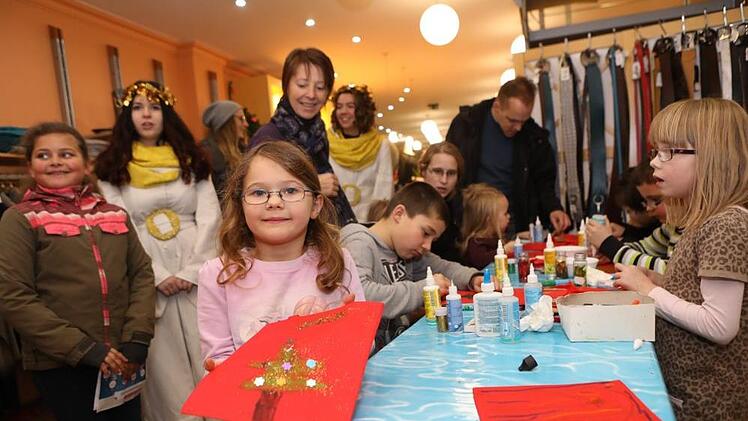 Der Kreativität der Kinder sind beim Verzieren der Taschen nahezu keine Grenzen gesetzt.  Foto: Barbara Herbst Archiv