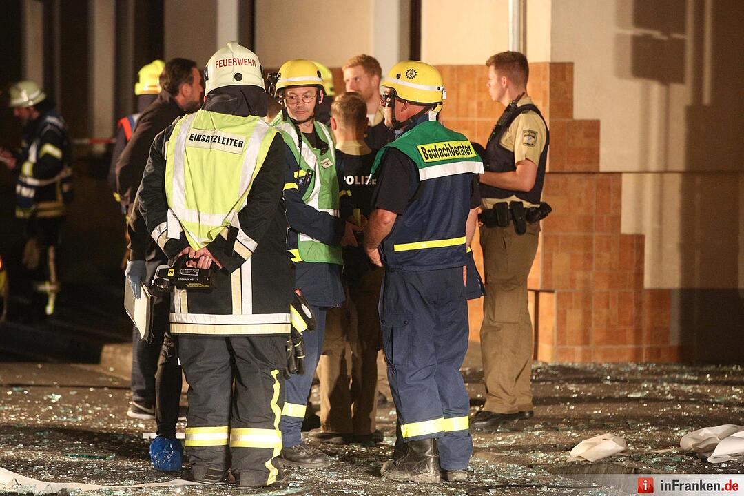 Unbekannte sprengen Geldautomat im Kreis Schweinfurt – Großfahndung läuft