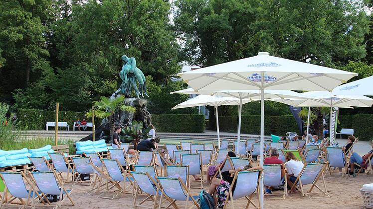 Stadtstrand im Rosengarten.