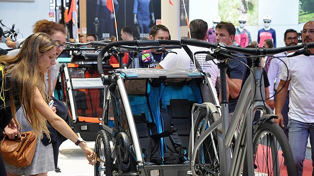 Streit um verbaute Schadstoffe zwischen den Herstellern und der Stiftung Warentest.