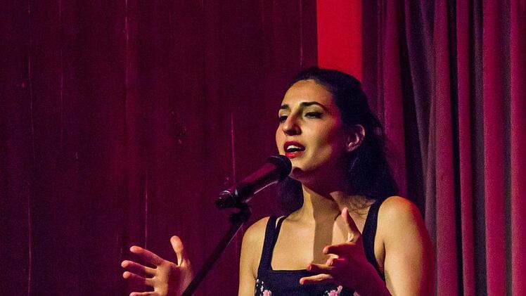 Bei ihrem Coburg-Debüt beeindruckte Noam Vazana das Publikum mit ihrer Vielseitigkeit und Ausdruckskraft. Foto: Jochen Berger