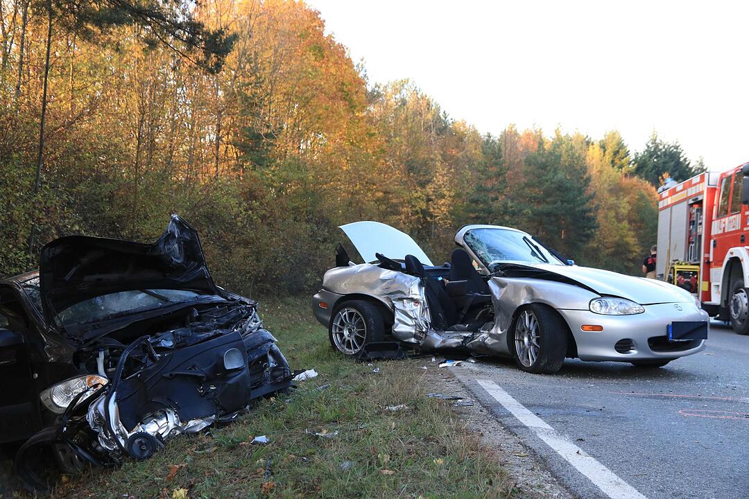 Kollision im Kreis Lichtenfels: Beifahrerin schwebt in Lebensgefahr