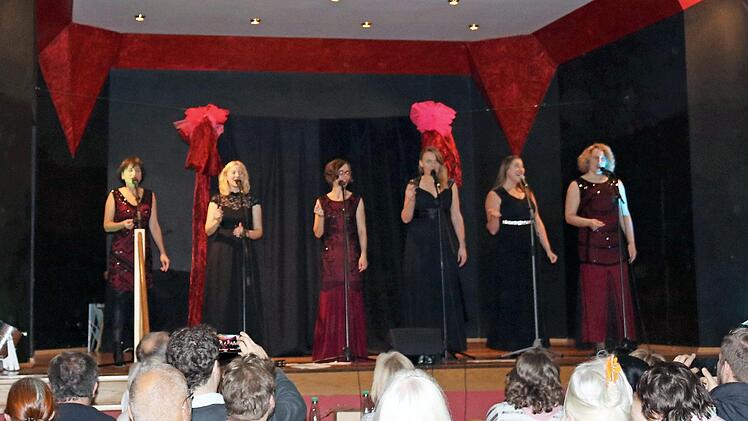 Bei der zehnten langen LQN-Kulturnacht zum zweiten Mal dabei ist die Damen-Gesangsgruppe "Red Lips" aus Marktleugast.  Fotos: Klaus Klaschka