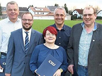 Der CSU-Ortsverband Lautertal zeichnete Mitglieder aus (von links): Udo Bühling, Sebastian Straubel, Barbara Hölzel, Stephan Höhn und Thomas Flurschütz. Foto: Wolfgang Desombre
