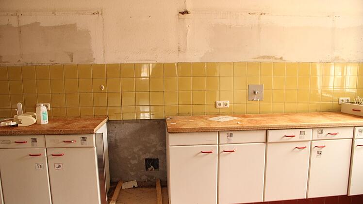 Ausräumarbeiten im einstigen Jugendhaus.Foto: Heike Beudert