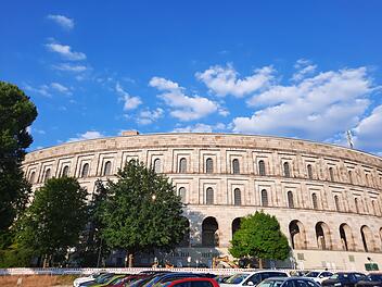 Nürnberg: Reichsparteitagsgelände von 1918 bis heute - Kuratorin führt durch Installation Nürnberg Reichsparteitagsgelände NS Doku-Zentrum Dutzendteich Oper