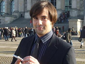 Sebastian Körber, der liberale Bundestagsabgeordnete aus Forchheim, setzt sich für die vollständige Gleichstellung von Lebenspartnerschaft und Ehe ein. Foto: Privat