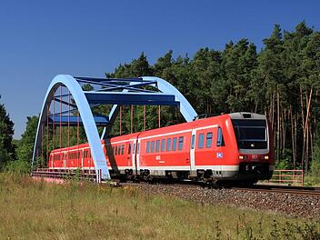 Der Main-Saale-Express wird mit dem Fahrplanwechsel seine Fahrgäste ebenfalls schneller zwischen Hof/Bayreuth und Bamberg befördern können.  Foto: Bahn