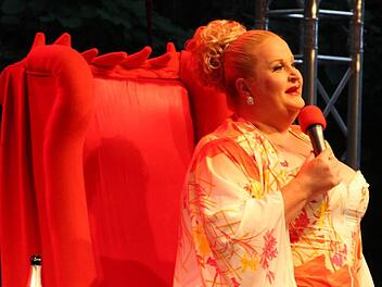 Daphne de Luxe in all ihrer Pracht auf der Waldbühne. Carolin Herrmann