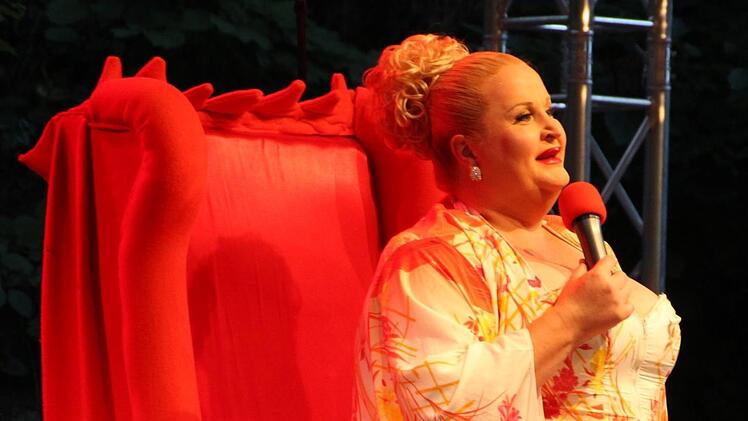 Daphne de Luxe in all ihrer Pracht auf der Waldbühne. Carolin Herrmann