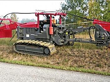 Das Münchauracher Unternehmen stellt auf der "bauma" in München unter anderem seinen neuen Vibrationspflug Viper V225 vor, der als Ketten- oder Radfahrzeug erhältlich ist. Foto: privat