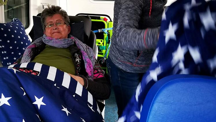 Wünschewagen des ASB Kronach erfüllt Frau letzten Wunsch