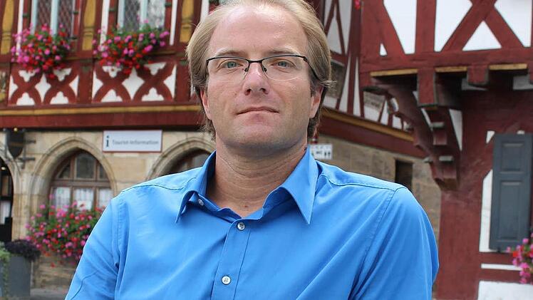 Frank Terassa ist oberfränkischer Bezirksvorsitzender des bayerischen Leichtathletik-Verbandes. Er kennt die Probleme, mit denen Athleten und Vereine derzeit zu kämpfen haben.  Foto: Martin Kreklau