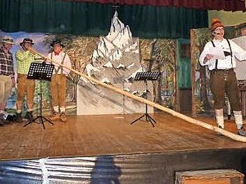 Die vier besonderen Talente des Bergsteiger-Chores mit Alphorn (von links): Reiner Lauterbach, Manfred Wunder, Günther Goller und Stephan Melzer. Fotos: Klaus-Peter Wulf