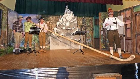 Die vier besonderen Talente des Bergsteiger-Chores mit Alphorn (von links): Reiner Lauterbach, Manfred Wunder, Günther Goller und Stephan Melzer. Fotos: Klaus-Peter Wulf