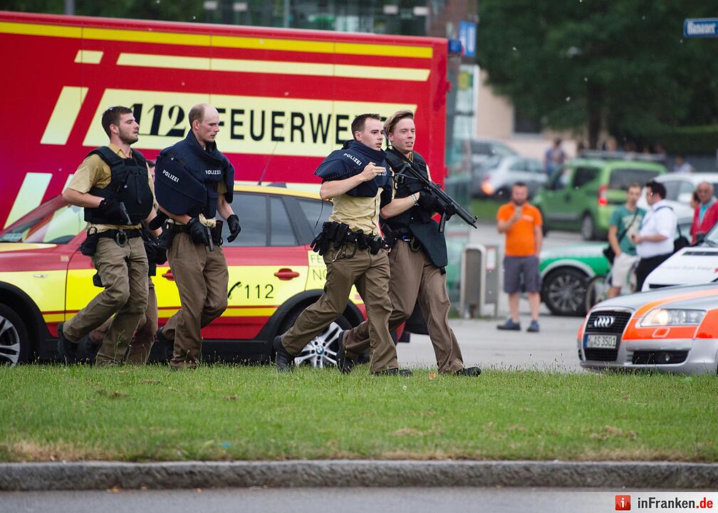 Schießerei in Einkaufszentrum in München