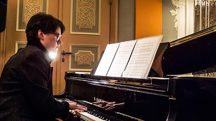 Albert und Victoria  standen im Mittelpunkt eines Abends, den die Musikwissenschaftlerin Angelika Tasler, Judith Kuhn und Martin Trepl gestalteten.