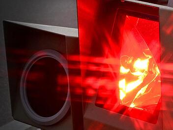 Die stationäre Geschwindigkeitsmessanlage wird solarbetrieben sein. Foto: Patrick Seeger/dpa