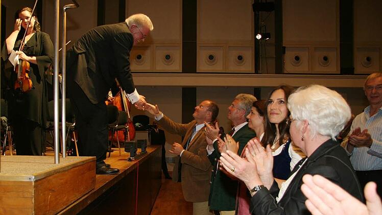 Streitbarer Geist: Enoch zu Guttenberg erklärt 2012 in der Kulmbacher Stadthalle seinen Austritt aus dem Bund für Umwelt und Naturschutz.Foto:BR-Archiv