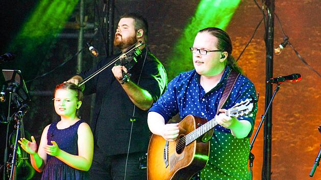 Angelo Kelly gibt den Ton an: Der ber&uuml;hmte Musiker kommt mit seiner Familie und Band nach Eyrichshof.  Foto: Archiv