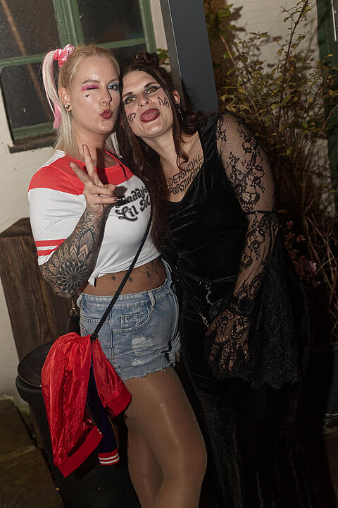 ME & MY (ZOMBIE) GIRLS HALLOWEEN