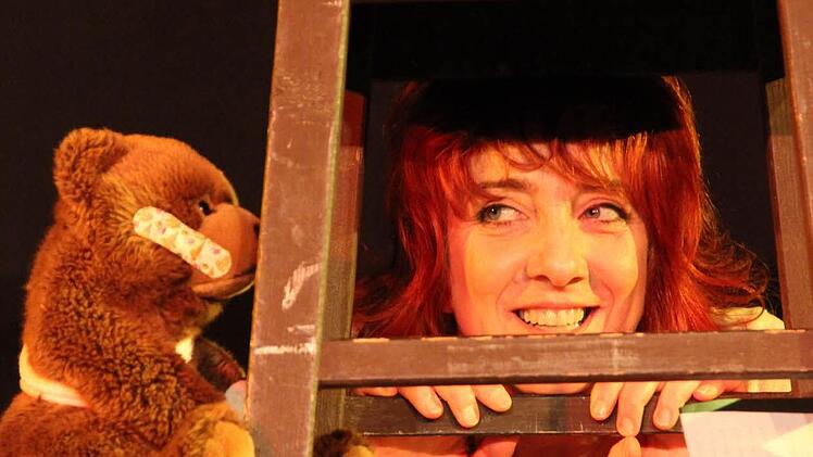 Angelique Verdel beeindruckt im Ein-Mann-Stück "Oskar und die Dame in Rosa". Foto: Katharina Müller-Sanke