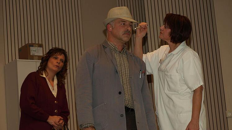Die Komödie "Gute Besdserung" mit der Theatergruppe des TSV Oerlenbach. Foto: Stefan Geiger