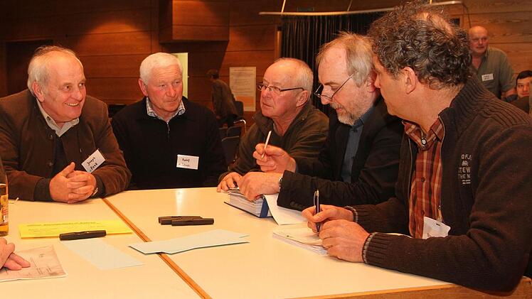 Zahlreich Behördenvertreter beteiligten sich an den ersten Gesprächen in Zeil.