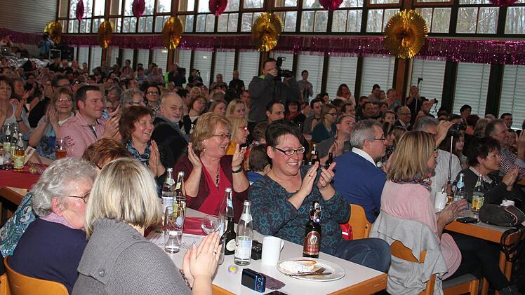 Die Steinachtalhalle platzte aus allen Nähten.