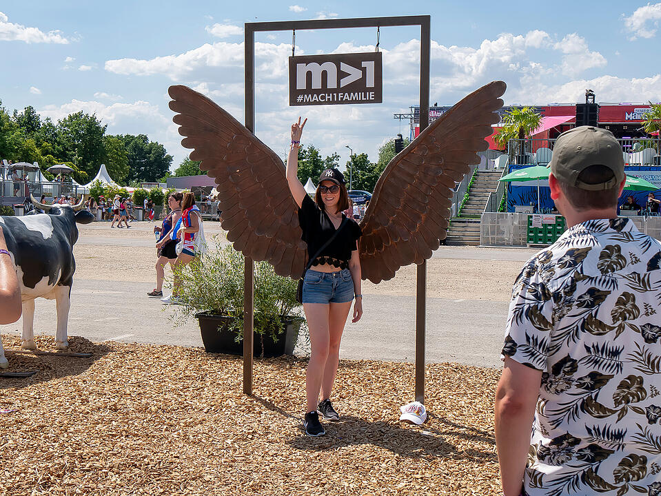 Mit internationalen und nationalen Live-Acts!