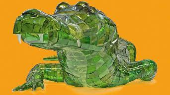 Mit diesem grünen Krokodil von Bert van Ransbeeck werben die Kunstsammlungen für den Glaspreis. Foto: Archiv